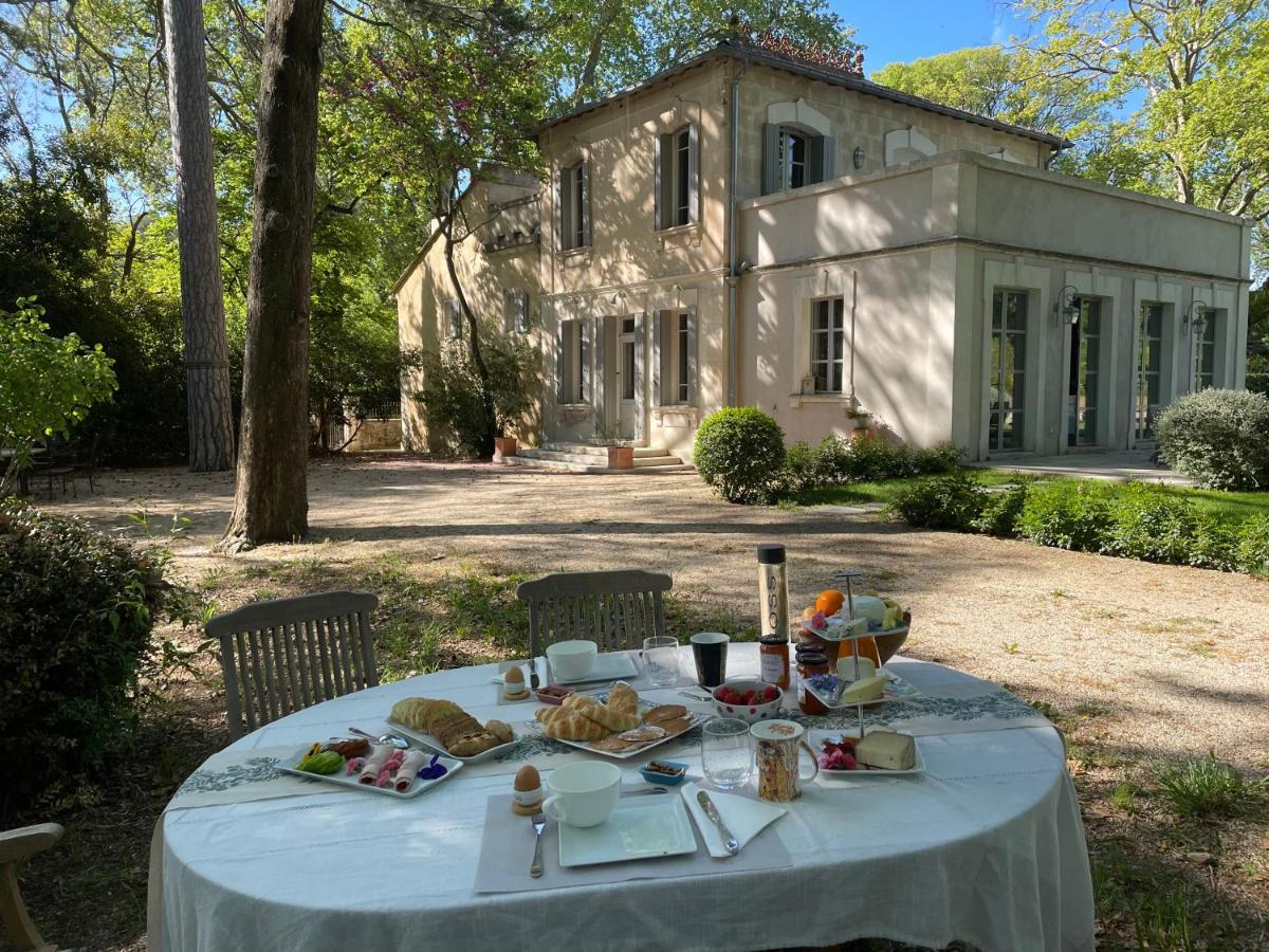 Ermitage Notre Dame De Vacquieres Bed & Breakfast Noves Bagian luar foto