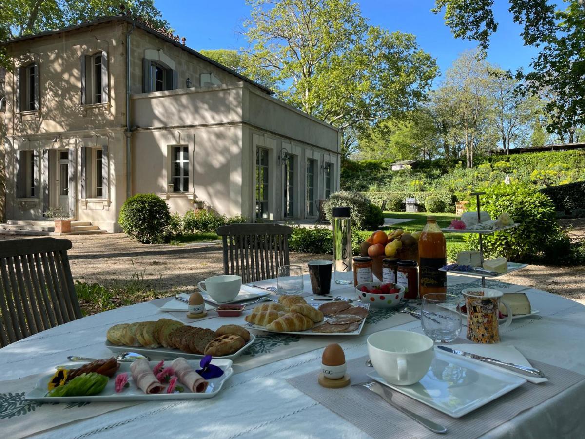 Ermitage Notre Dame De Vacquieres Bed & Breakfast Noves Bagian luar foto