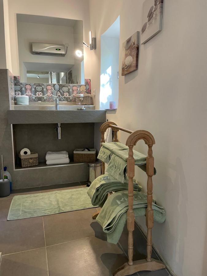 Ermitage Notre Dame De Vacquieres Bed & Breakfast Noves Bagian luar foto