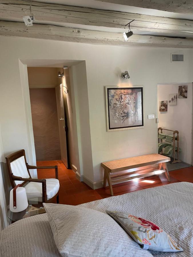 Ermitage Notre Dame De Vacquieres Bed & Breakfast Noves Bagian luar foto