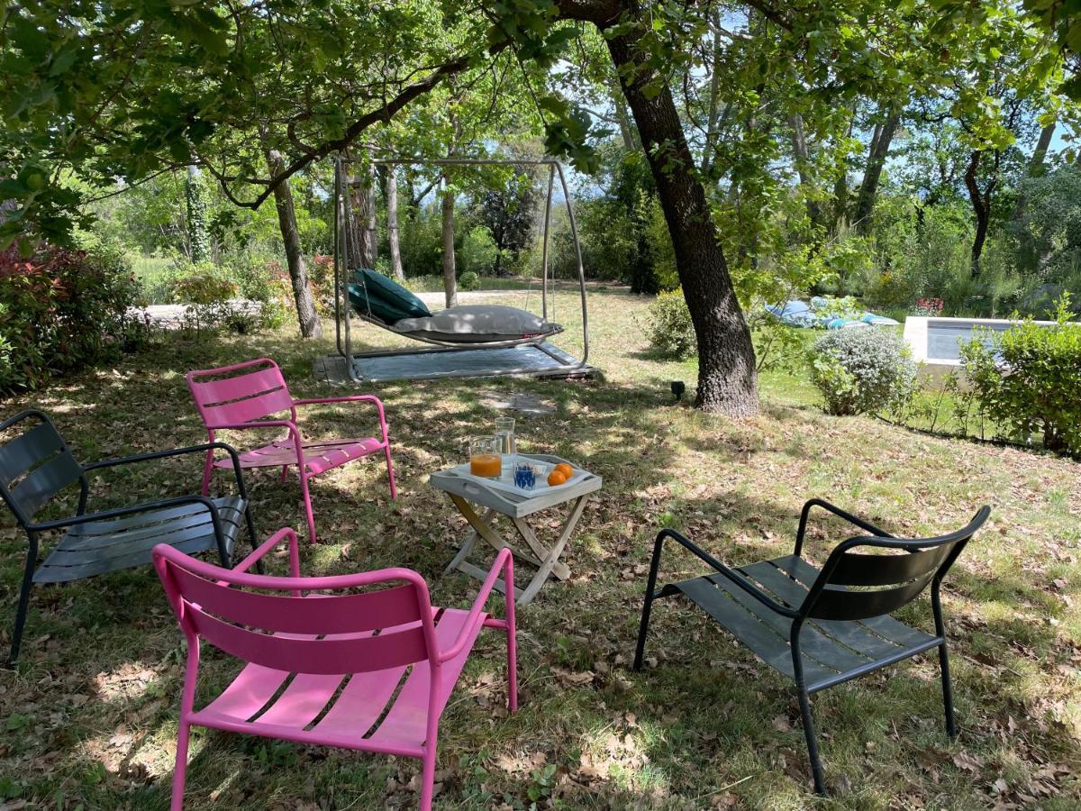 Ermitage Notre Dame De Vacquieres Bed & Breakfast Noves Bagian luar foto