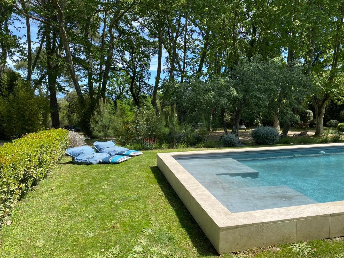 Ermitage Notre Dame De Vacquieres Bed & Breakfast Noves Bagian luar foto